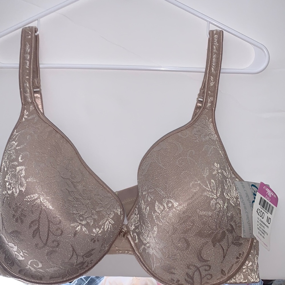 Carnival Full Figure seamless molded lace deep cut bra. Size 42DD. Color tan.